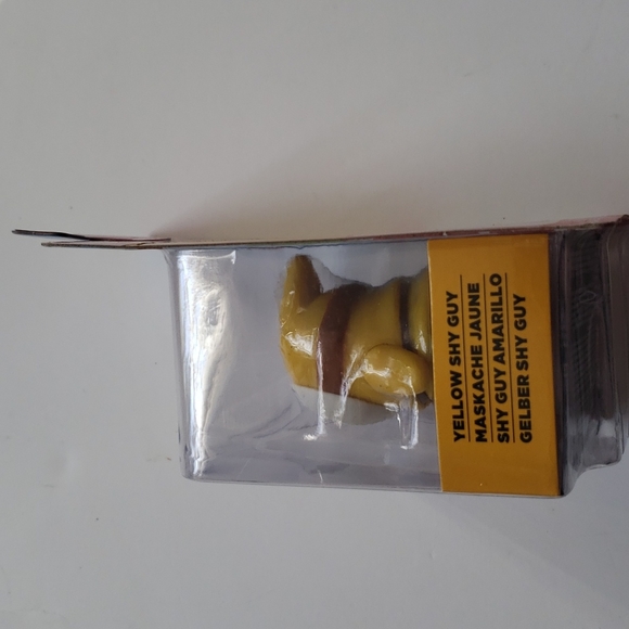 Super Mario Yellow shy guy figure - Picture 7 of 8